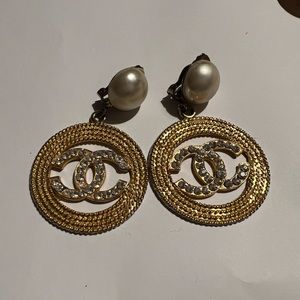 Super rare vintage Chanel runway rhinestone earrings